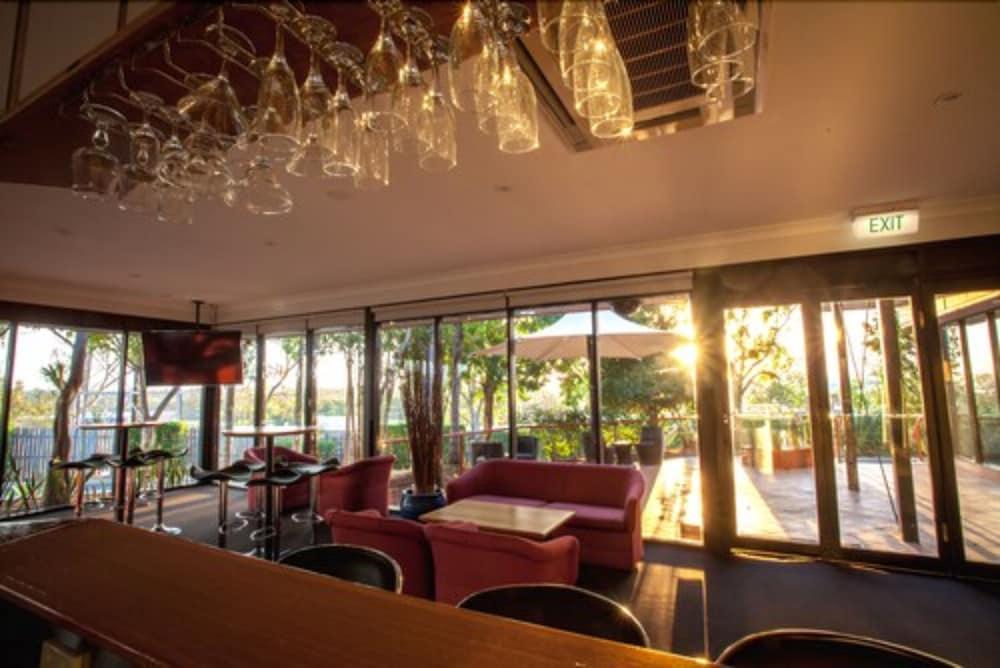 Motor Motel 3*