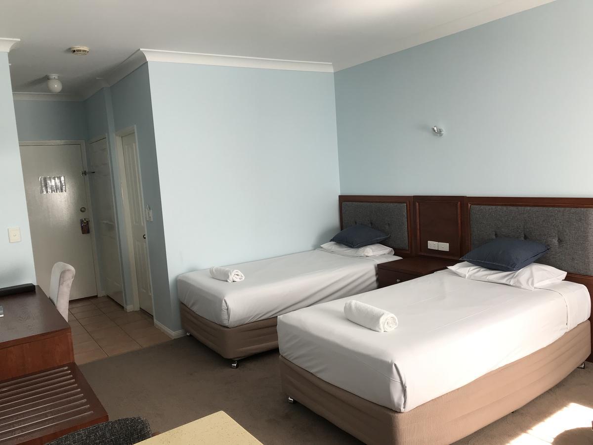 Motor Motel 3*